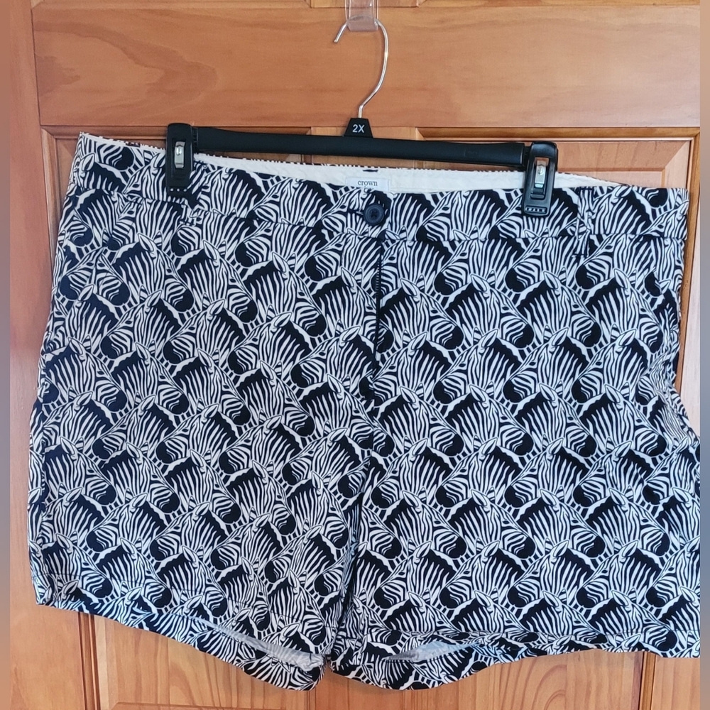 ***3/$12**Womens Crown & Ivy Brand  Zebra Print Casual Shorts